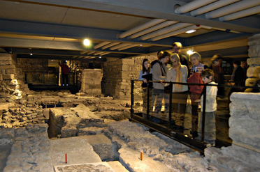 Visitors in the archaeological site