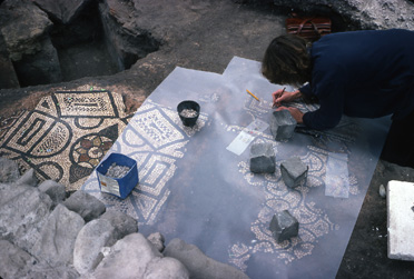1979: Découverte d'une salle dotée d'une mosaïque du Ve siècle