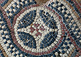 Détail du pavement en mosaïque de la salle de l’évêque